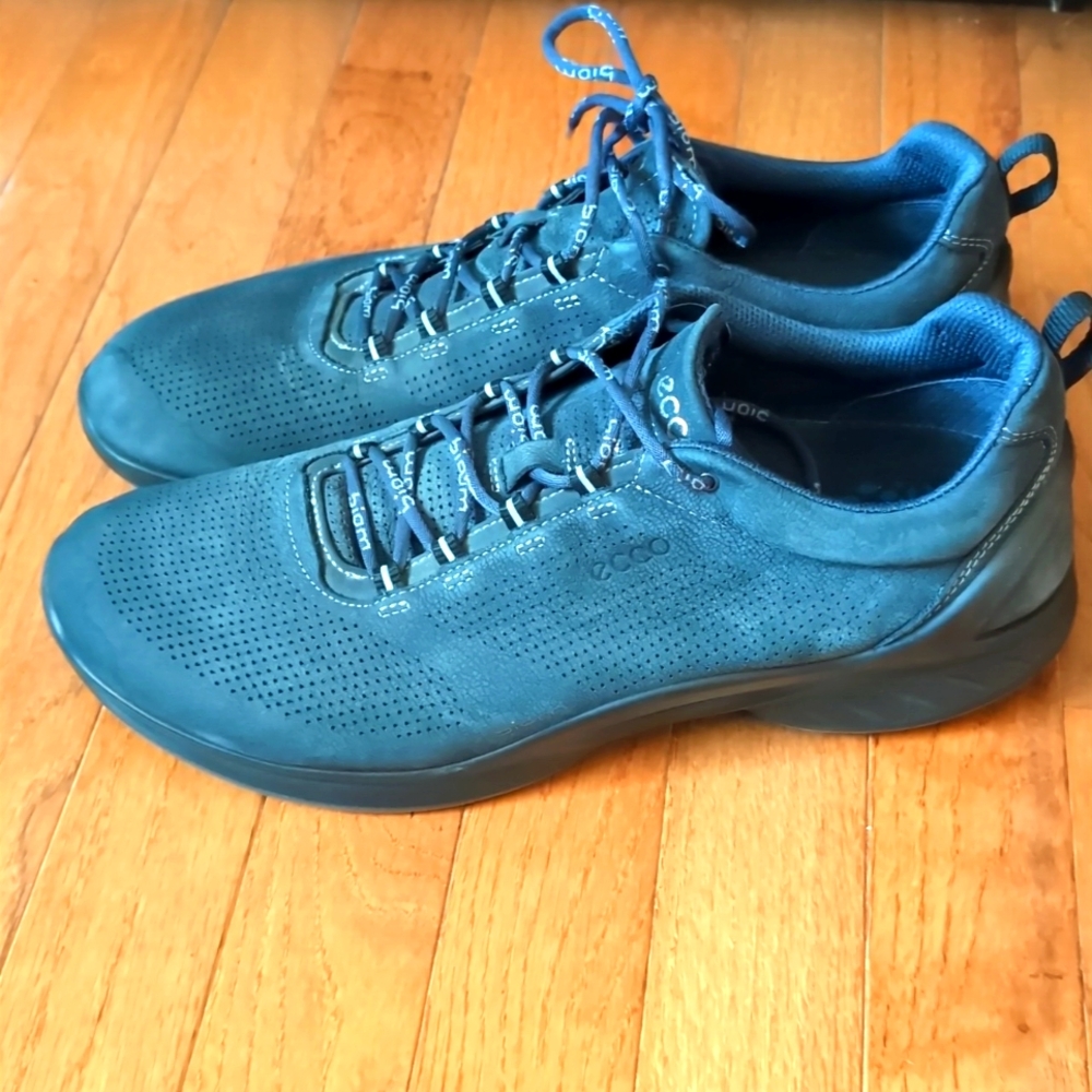 ECCO Biom Nubuck leather Men sneakers Size 10US